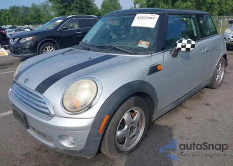 2009 Mini Cooper from USA, damaged, VIN WMWMF33519TU71995